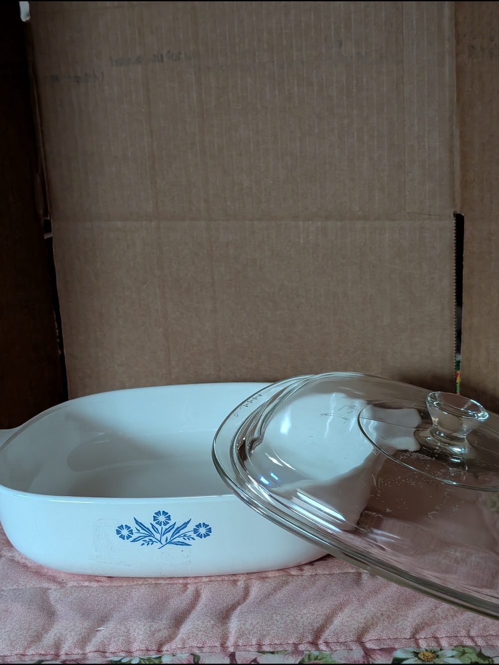 CorningWare Cornflower Blue Floral White Casserole Dish with Glass Lid